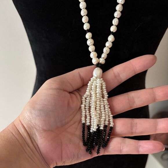 Long freshwater Pearl strand with tassel black accents 21” long flapper necklace - Picture 2 of 6